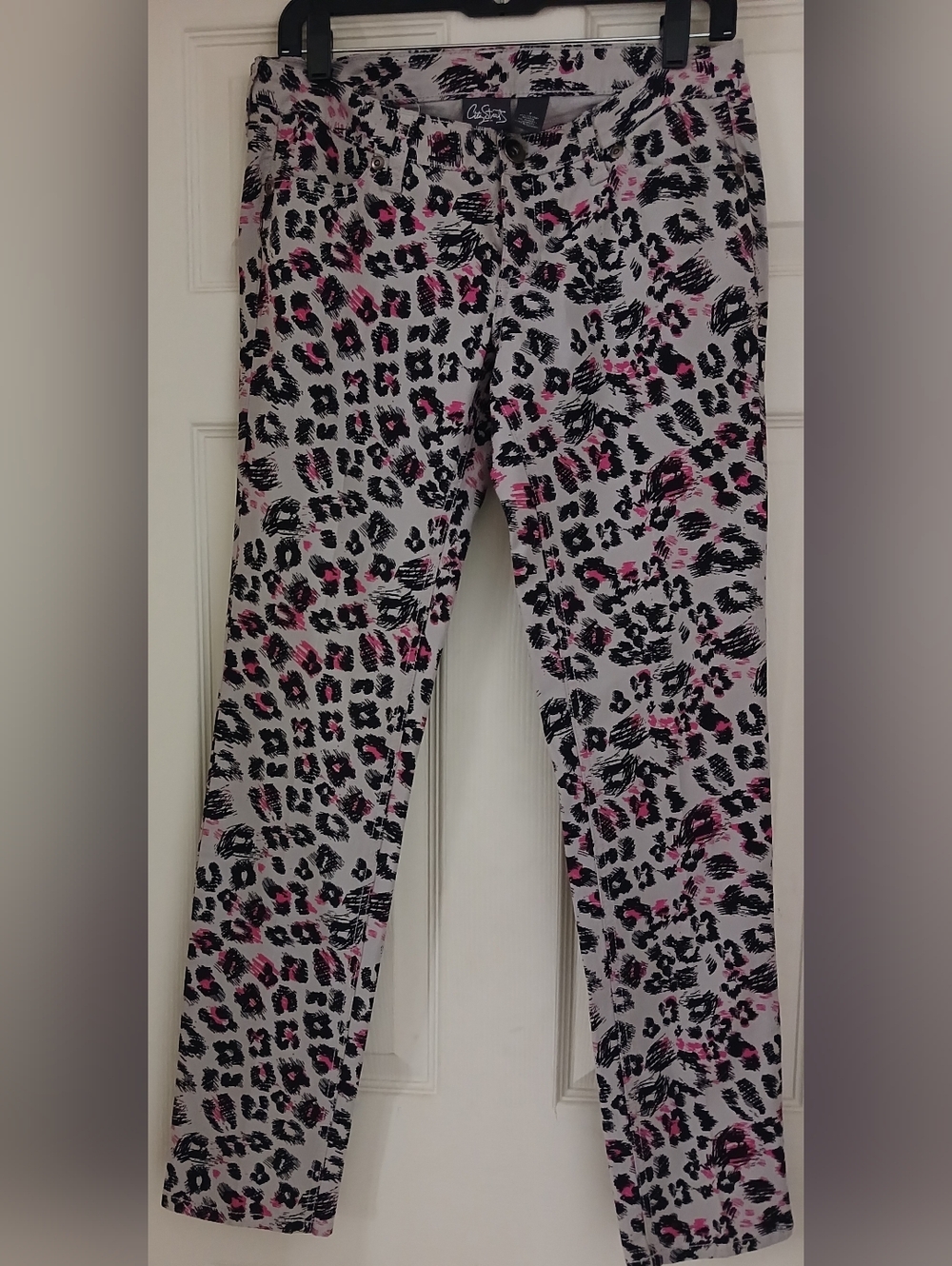 5/$25 City Streets White, Black & Pink Abstract Animal Print Pants
